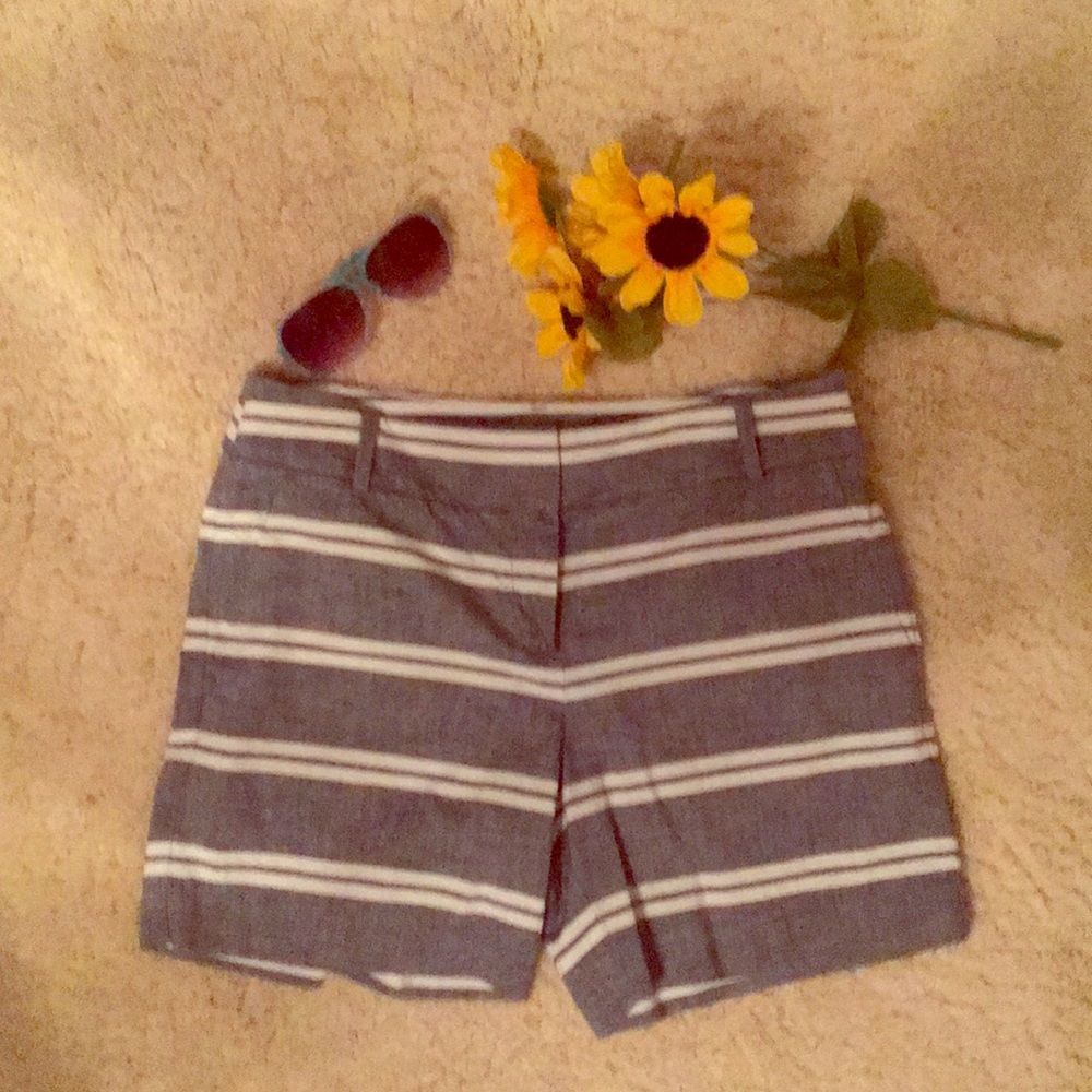 SOLD - NWOT - Ann Taylor Loft Size 4 Shorts